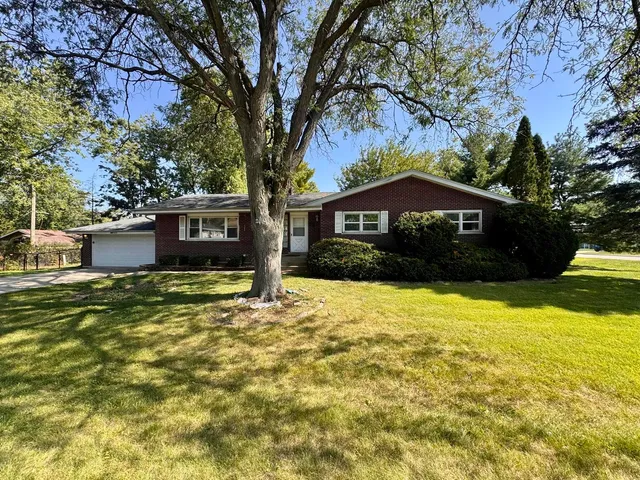 $392,000 | 425 Cottonwood Road, Frankfort, IL 60423