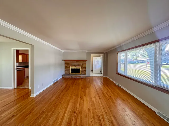 $392,000 | 425 Cottonwood Road, Frankfort, IL 60423