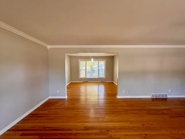 $392,000 | 425 Cottonwood Road, Frankfort, IL 60423