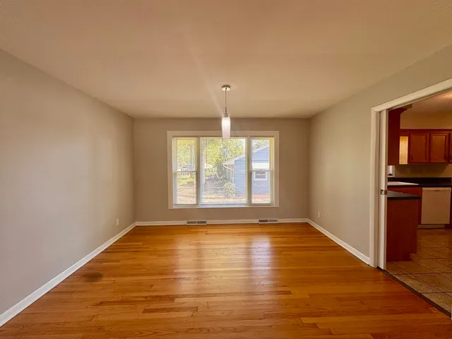 $392,000 | 425 Cottonwood Road, Frankfort, IL 60423