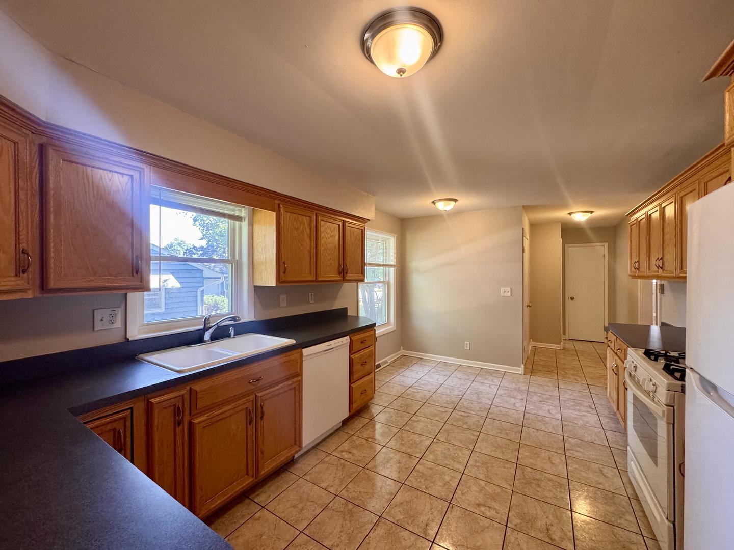 425 Cottonwood Road Frankfort, IL 60423 - Photo 7 of 30