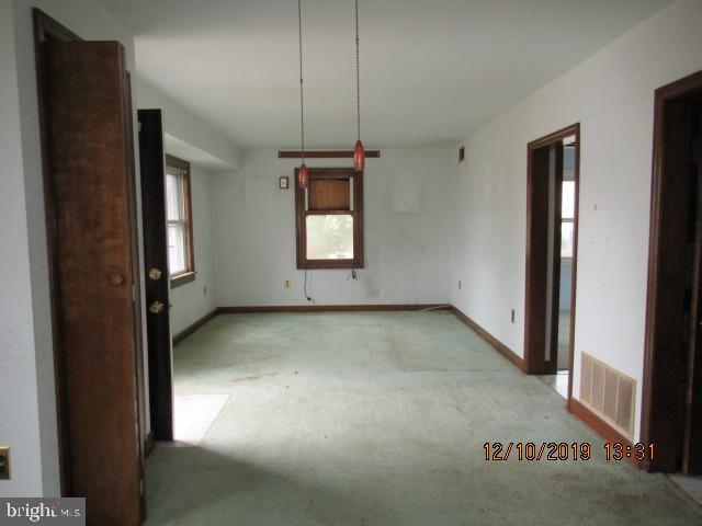 7837 Fairgreen Road Baltimore, MD 21222 - Photo 4 of 16