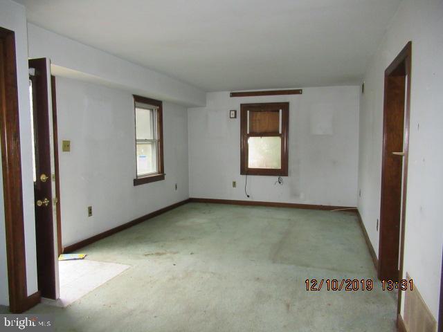 7837 Fairgreen Road Baltimore, MD 21222 - Photo 5 of 16