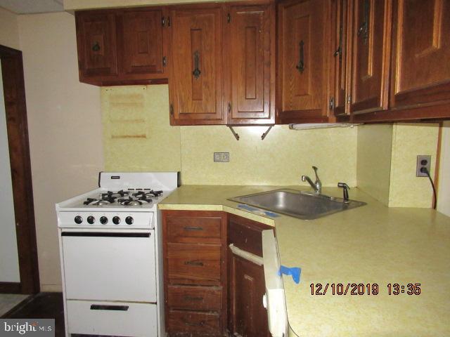 7837 Fairgreen Road Baltimore, MD 21222 - Photo 9 of 16
