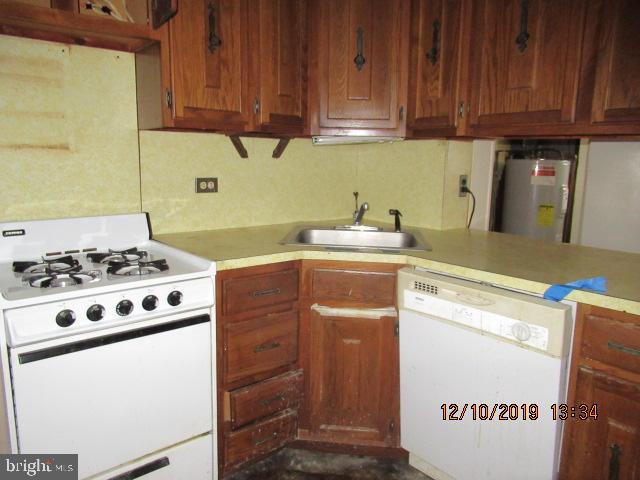 7837 Fairgreen Road Baltimore, MD 21222 - Photo 10 of 16