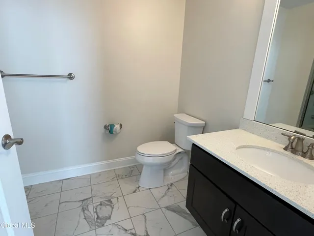 $2,489 | 233 Lake Avenue, Unit 227, Saratoga Springs, NY 12866