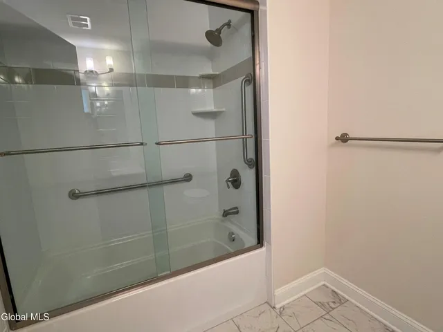 $2,489 | 233 Lake Avenue, Unit 227, Saratoga Springs, NY 12866