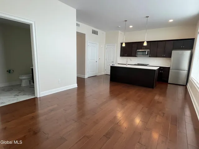 $2,489 | 233 Lake Avenue, Unit 227, Saratoga Springs, NY 12866