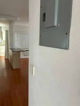 $1,500 | 141 Northeast 10th Avenue, Unit 25C, Hallandale Beach, FL 33009