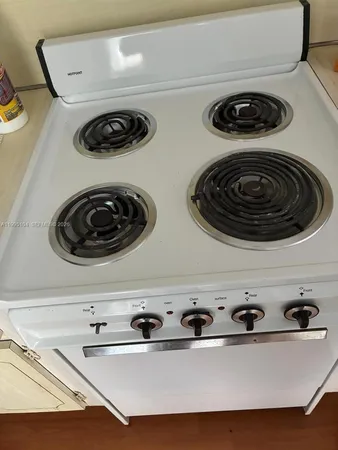 $1,500 | 141 Northeast 10th Avenue, Unit 25C, Hallandale Beach, FL 33009