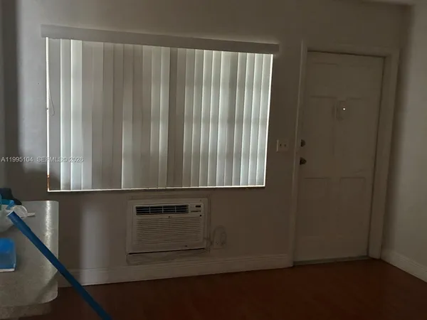 $1,500 | 141 Northeast 10th Avenue, Unit 25C, Hallandale Beach, FL 33009