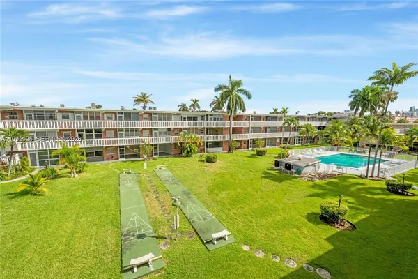 $1,500 | 141 Northeast 10th Avenue, Unit 25C, Hallandale Beach, FL 33009