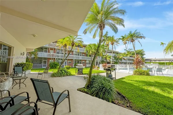 $1,500 | 141 Northeast 10th Avenue, Unit 25C, Hallandale Beach, FL 33009