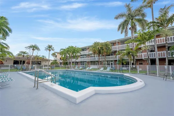 $1,500 | 141 Northeast 10th Avenue, Unit 25C, Hallandale Beach, FL 33009