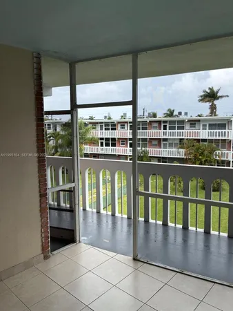 $1,500 | 141 Northeast 10th Avenue, Unit 25C, Hallandale Beach, FL 33009