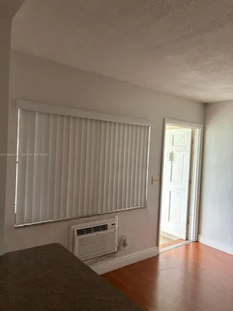 $1,500 | 141 Northeast 10th Avenue, Unit 25C, Hallandale Beach, FL 33009