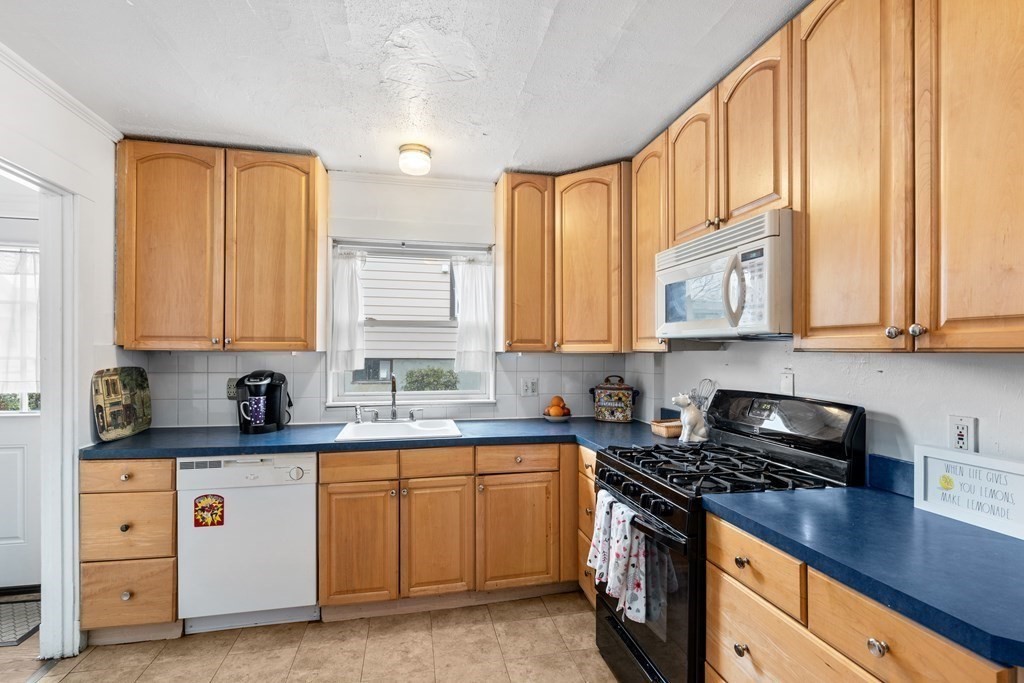 45-47 Lewis Road Belmont, MA 02478 - Photo 8 of 18 Gallery Image 8