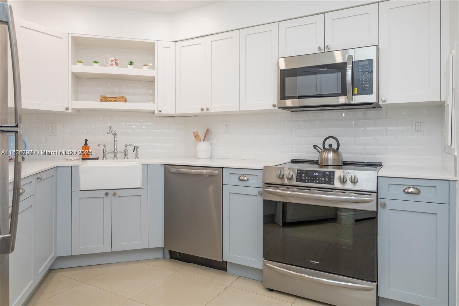 5161 Collins Avenue, Unit 812 Miami Beach, FL 33140 - Photo 30 of 44