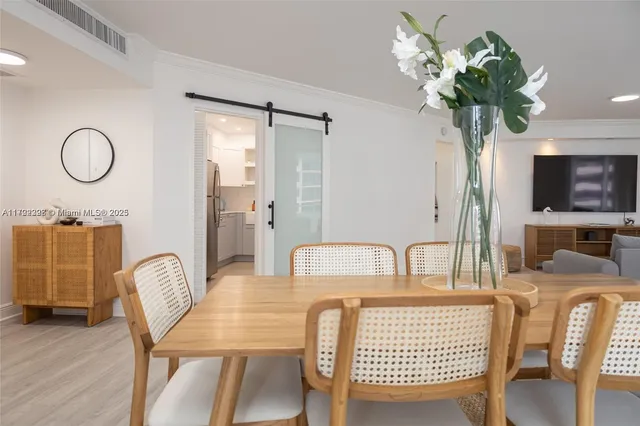 $6,300 | 5161 Collins Avenue, Unit 812, Miami Beach, FL 33140