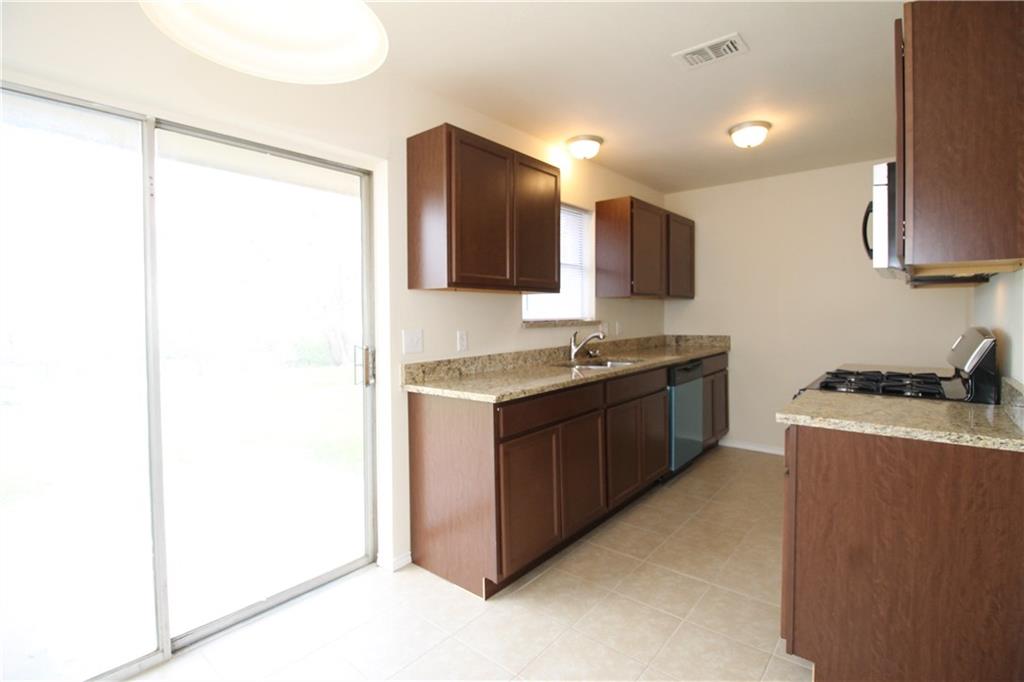 533 Ruidoso Drive Saginaw, TX 76179 - Photo 6 of 17