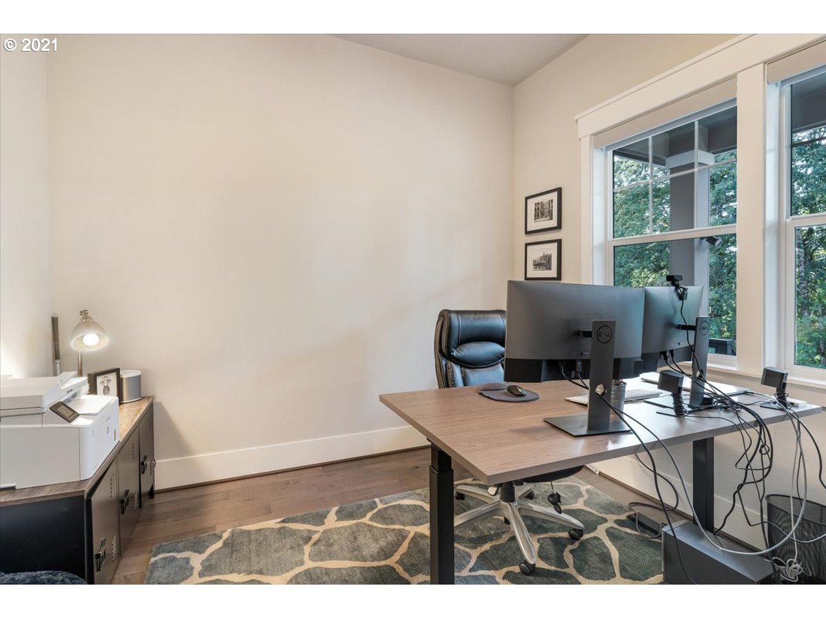 8564 Southwest 47th Avenue Portland, OR 97219 - Photo 15 of 32 Den/Office