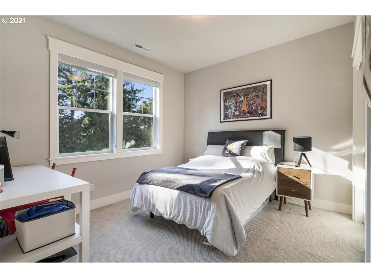 8564 Southwest 47th Avenue Portland, OR 97219 - Photo 23 of 32 Bedroom