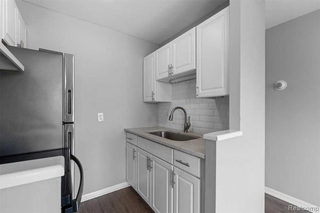 3915-3 Devon Road, Unit 3 Royal Oak, MI 48073 - Photo 9 of 13