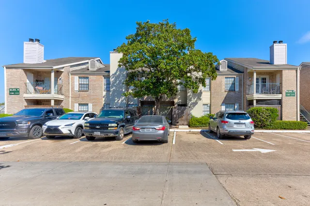 $88,500 | 14600 Fonmeadow Drive, Unit 1106, Houston, TX 77035