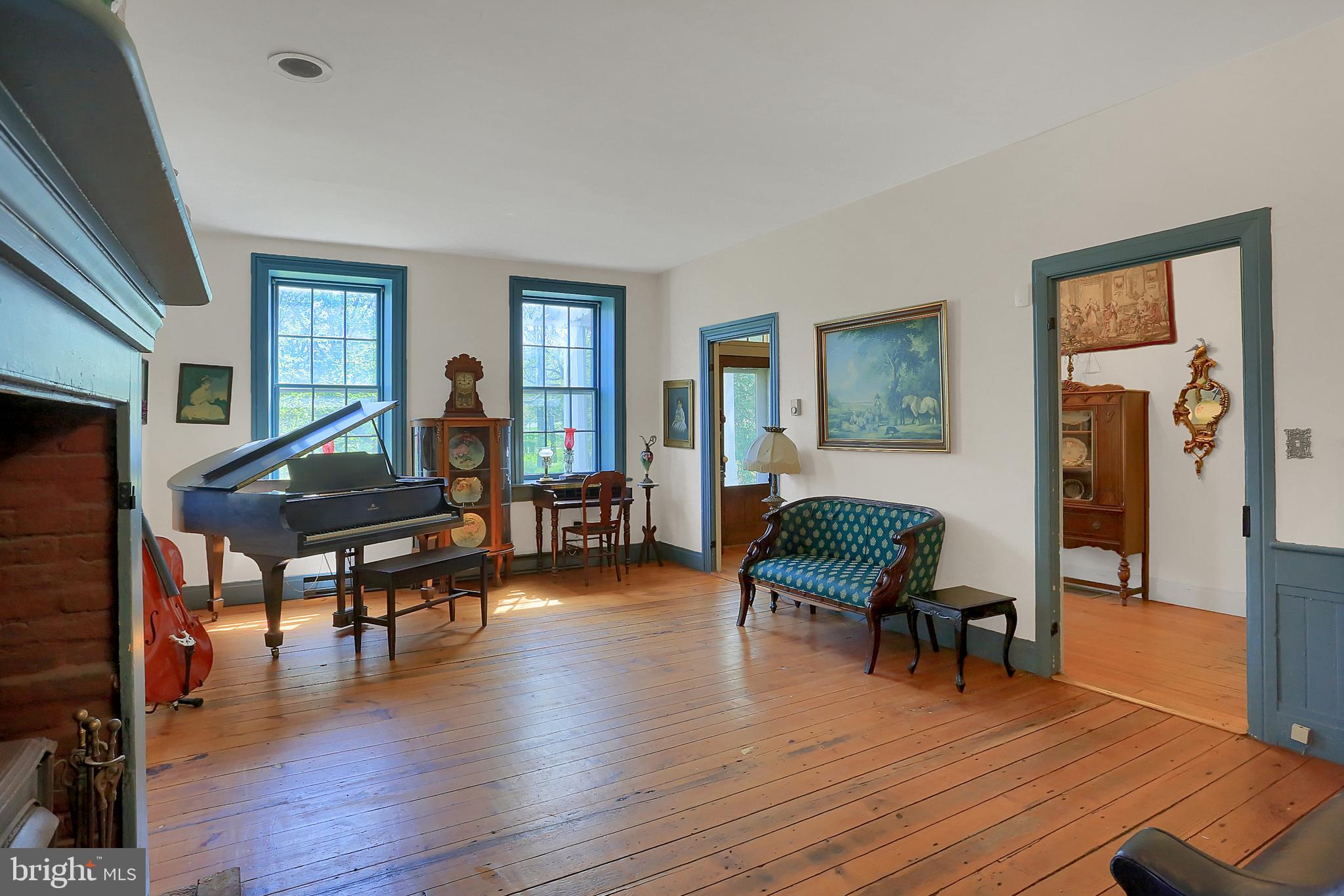 5635 Elizabethtown Road Hershey, PA 17033 - Photo 14 of 71 Living Room