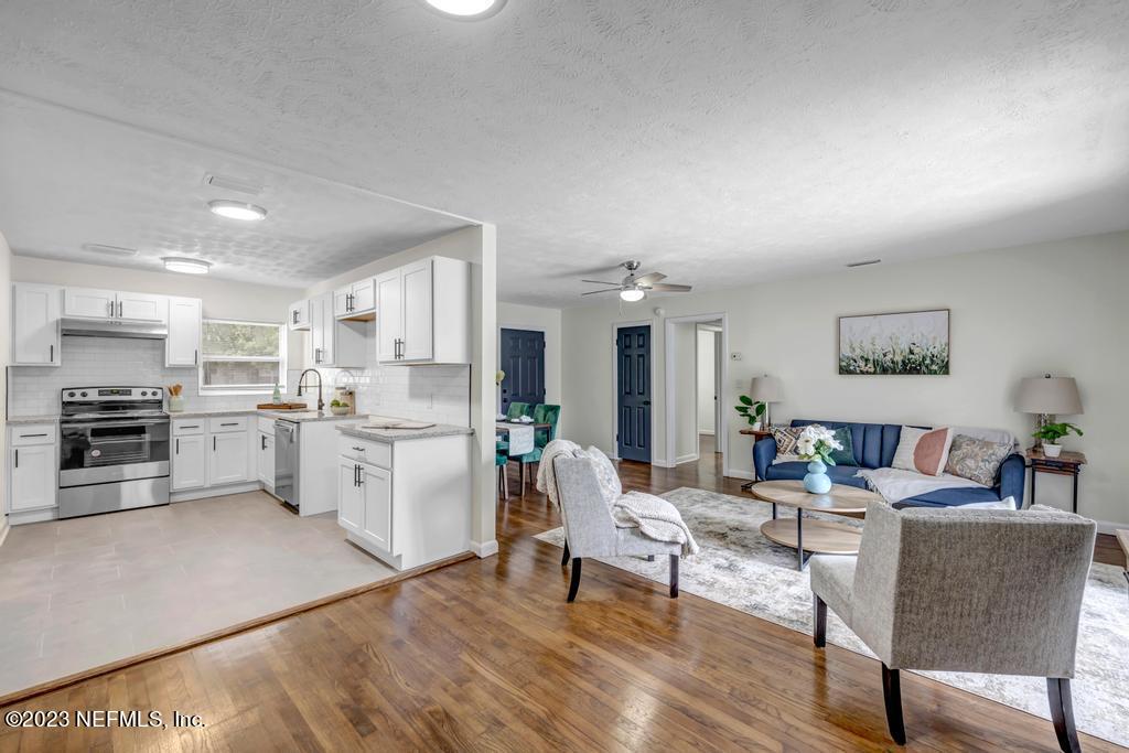 6504 Mitford Road Jacksonville, FL 32210 - Photo 7 of 27 6504 Mitford Rd-13