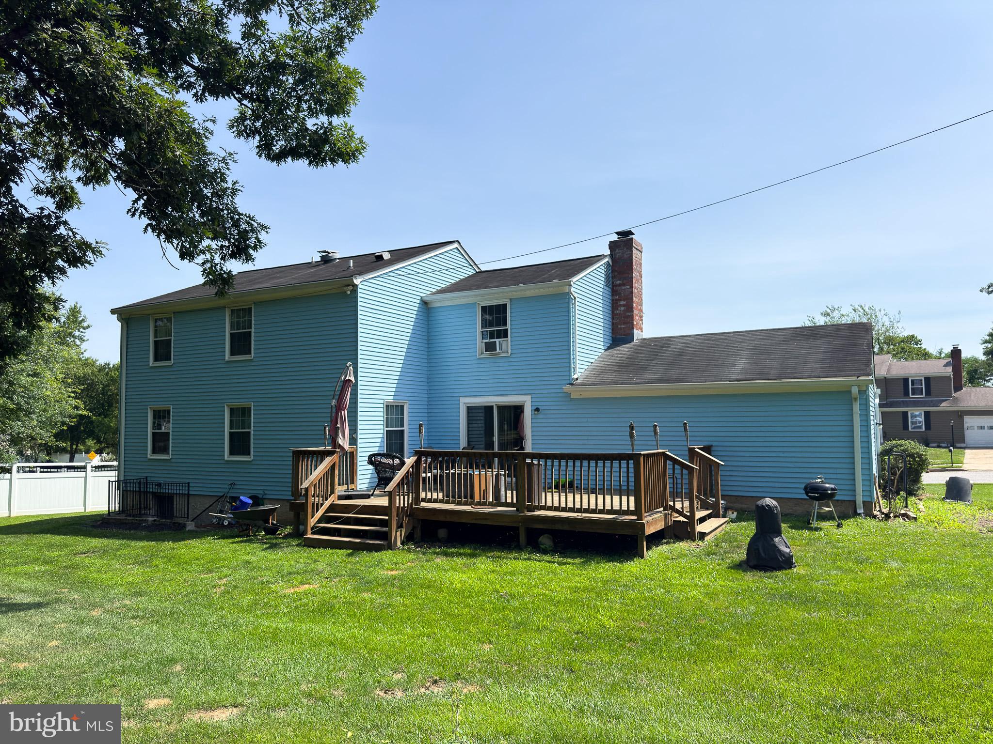 7002 Pinecrest Road Baltimore, MD 21228 - Photo 5 of 5 Large deck off the back of the home.