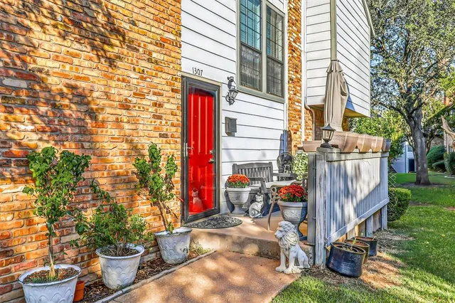 $189,900 | 15151 Berry Trail, Unit 1307, Dallas, TX 75248