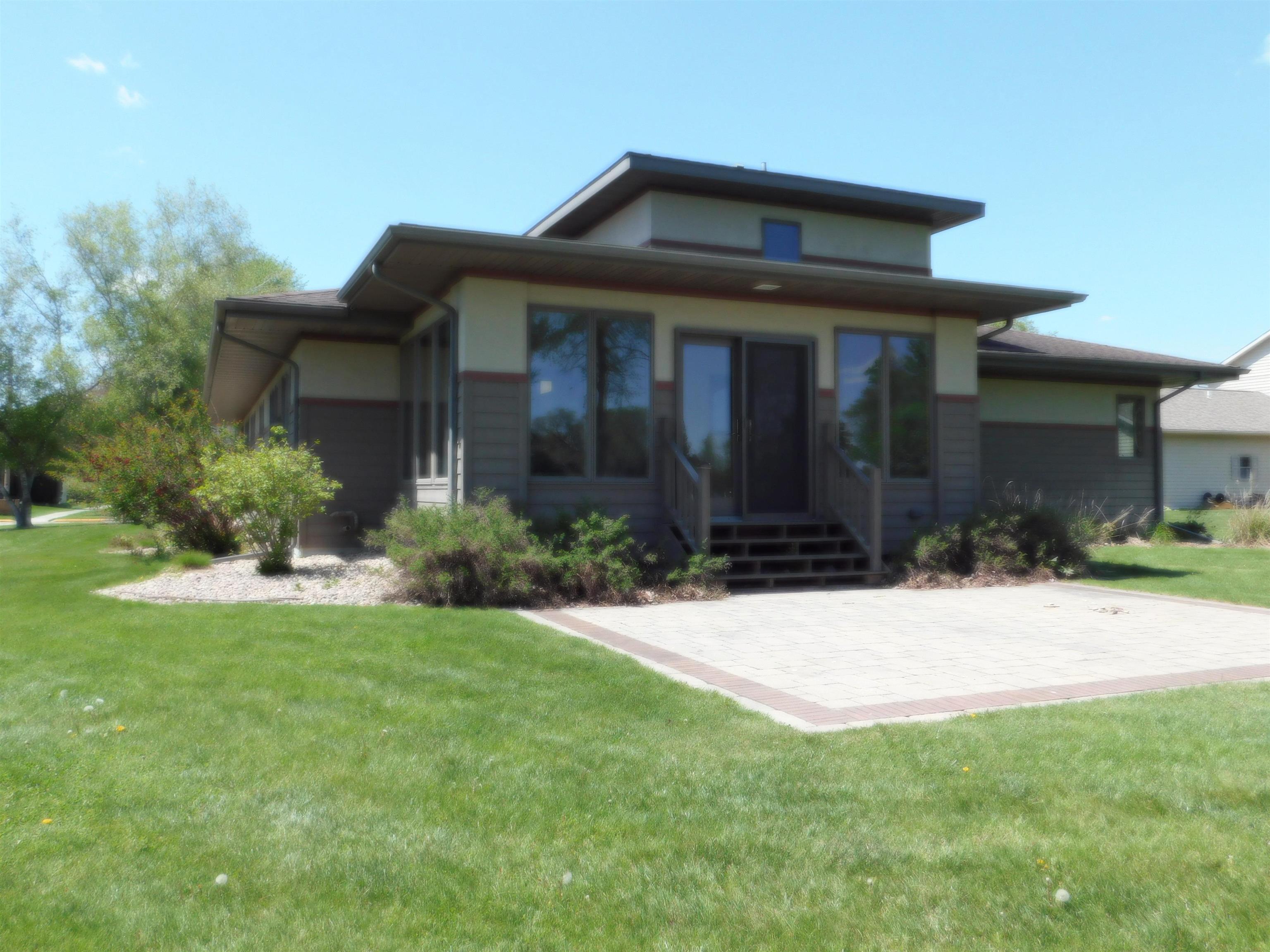 555 North Washington Street Spring Green, WI 53588 - Photo 7 of 52