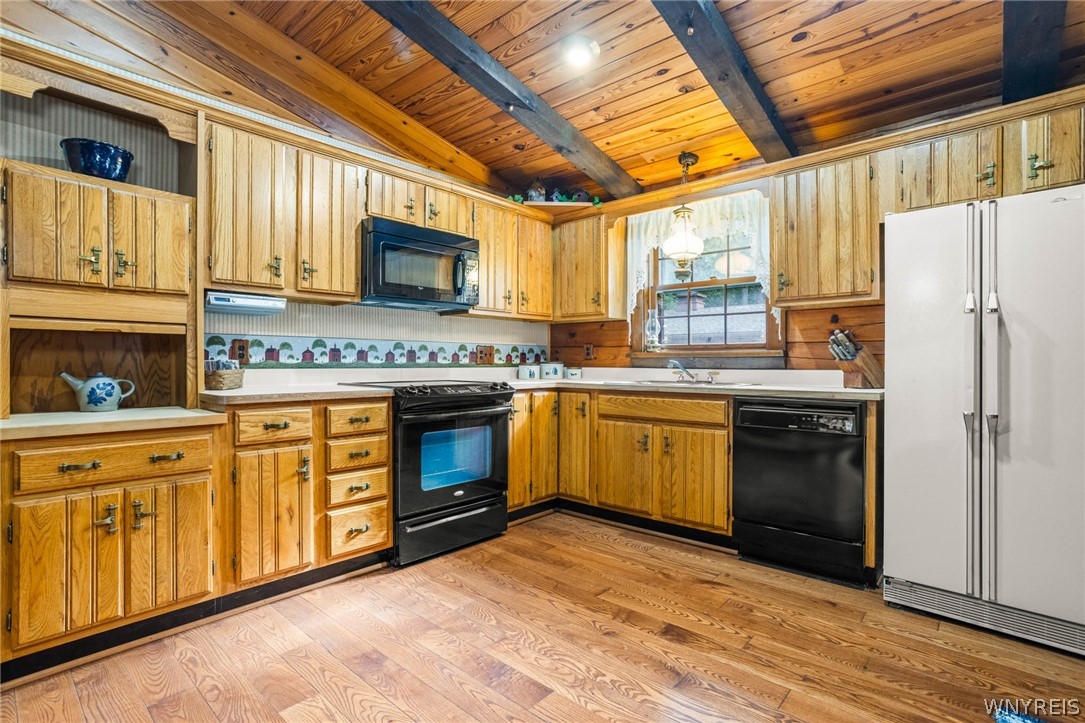 8795 Hopkins Road Batavia, NY 14020 - Photo 8 of 39 Gallery Image 8