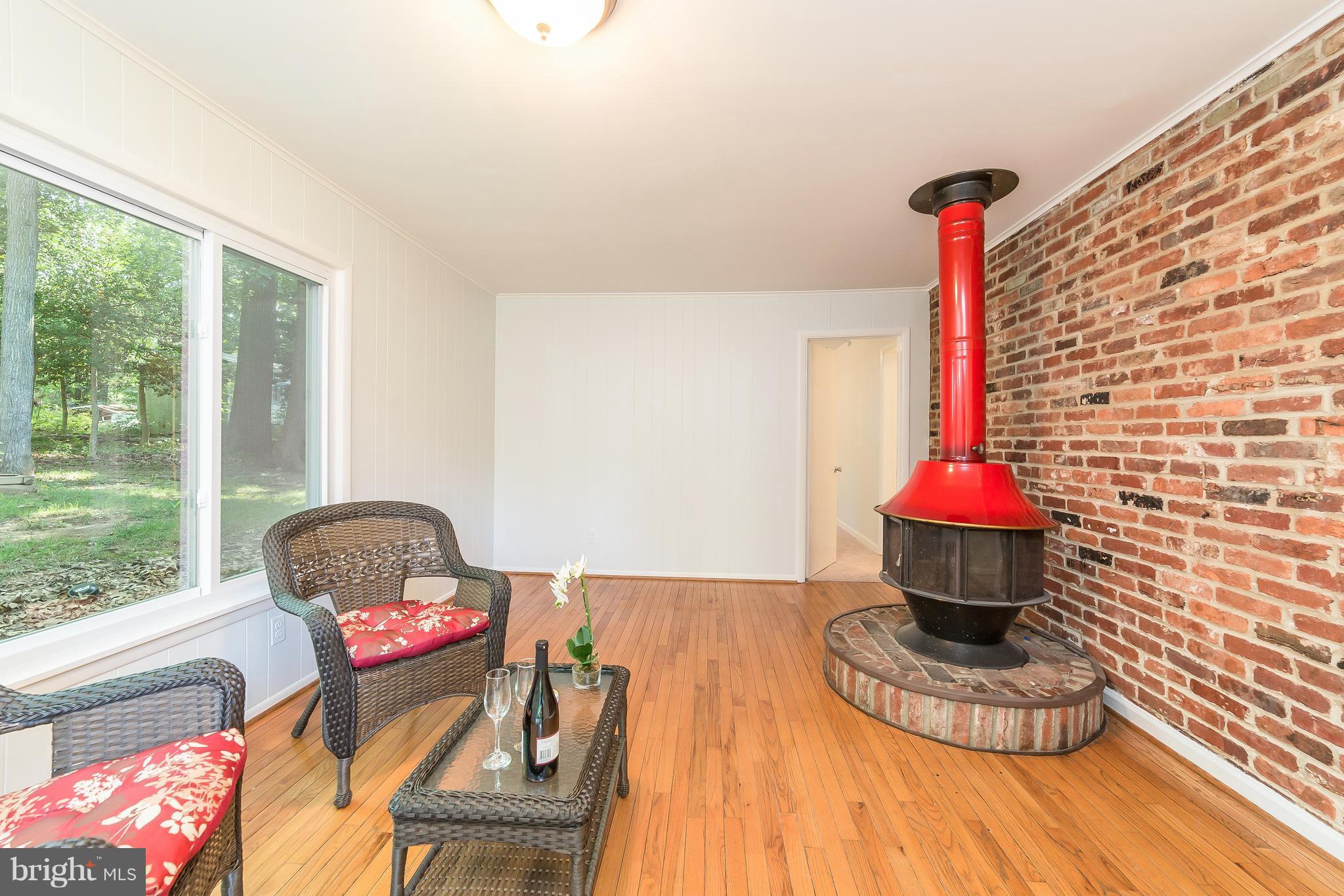 8622 Thames Street Springfield, VA 22151 - Photo 14 of 30 Family Room/Sun Room