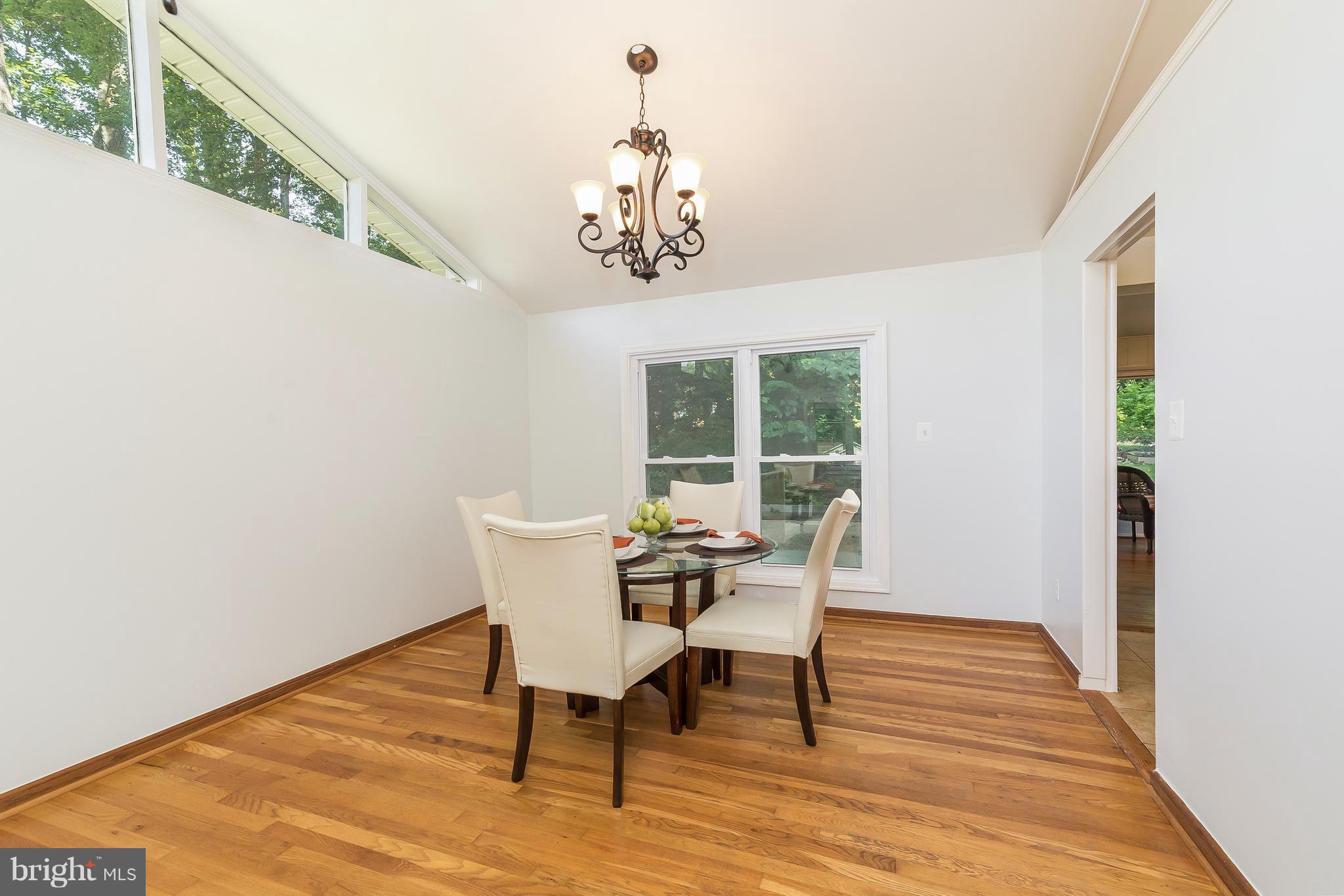 8622 Thames Street Springfield, VA 22151 - Photo 8 of 30 Dining Room