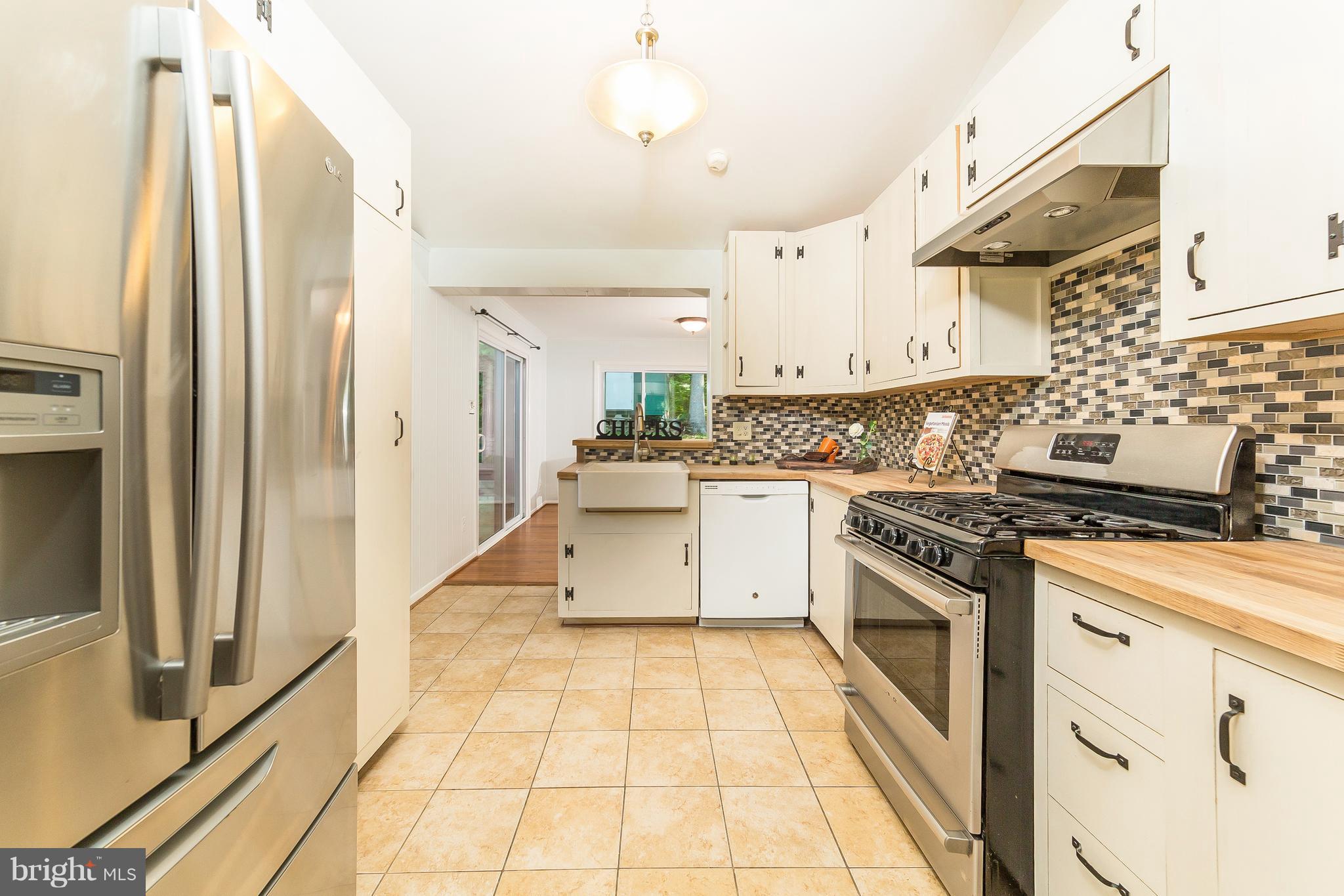 8622 Thames Street Springfield, VA 22151 - Photo 10 of 30 Kitchen