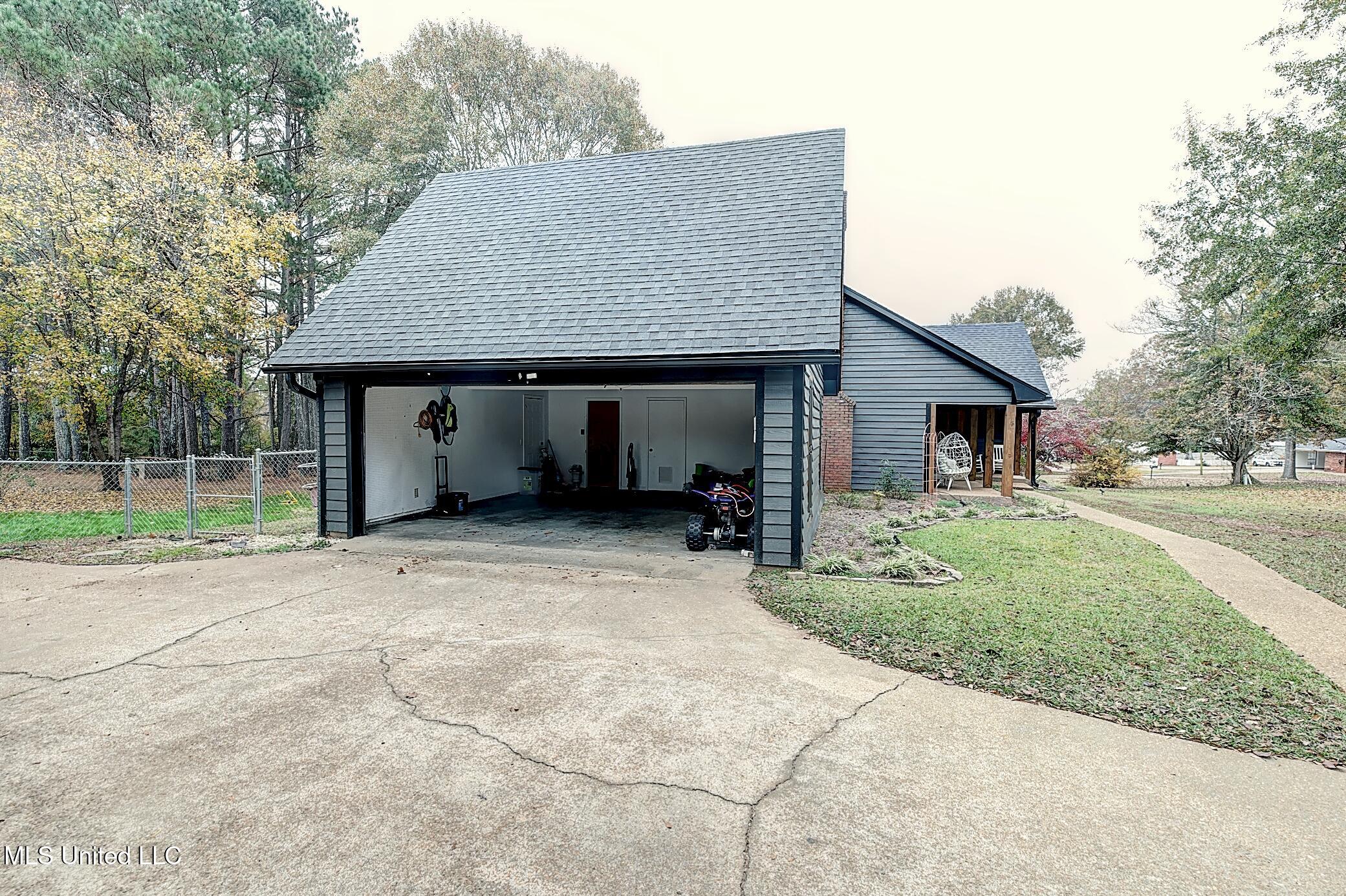 304 Massey Cove Carthage, MS 39051 - Photo 28 of 34 304MasseyCove-028_29_30Natural01