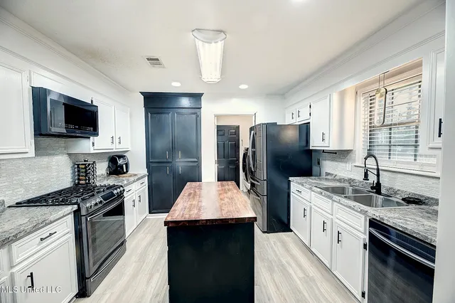 $225,000 | 304 Massey Cove, Carthage, MS 39051