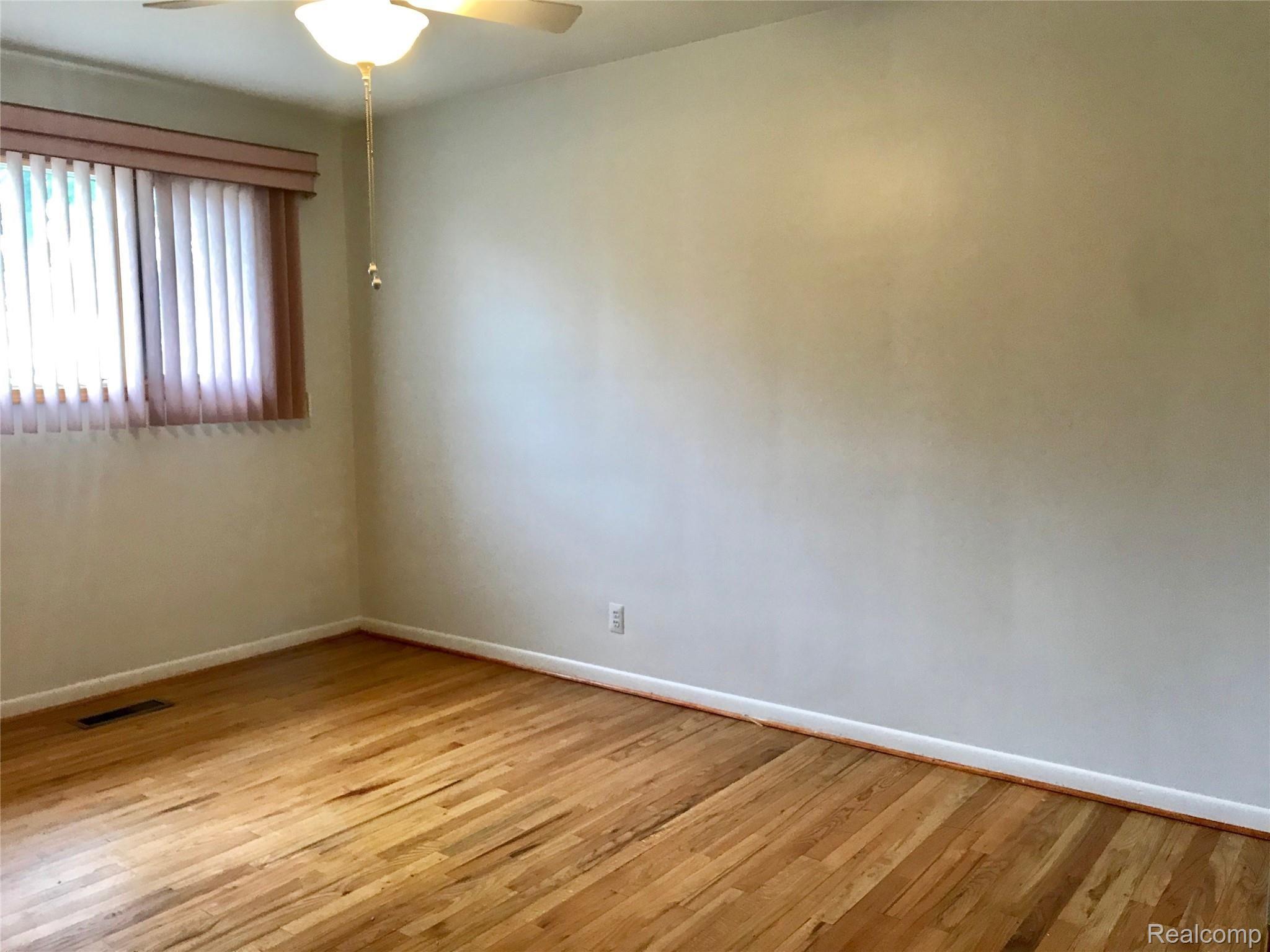 31421 Rosenbusch Drive Warren, MI 48088 - Photo 20 of 28 rose26.JPG