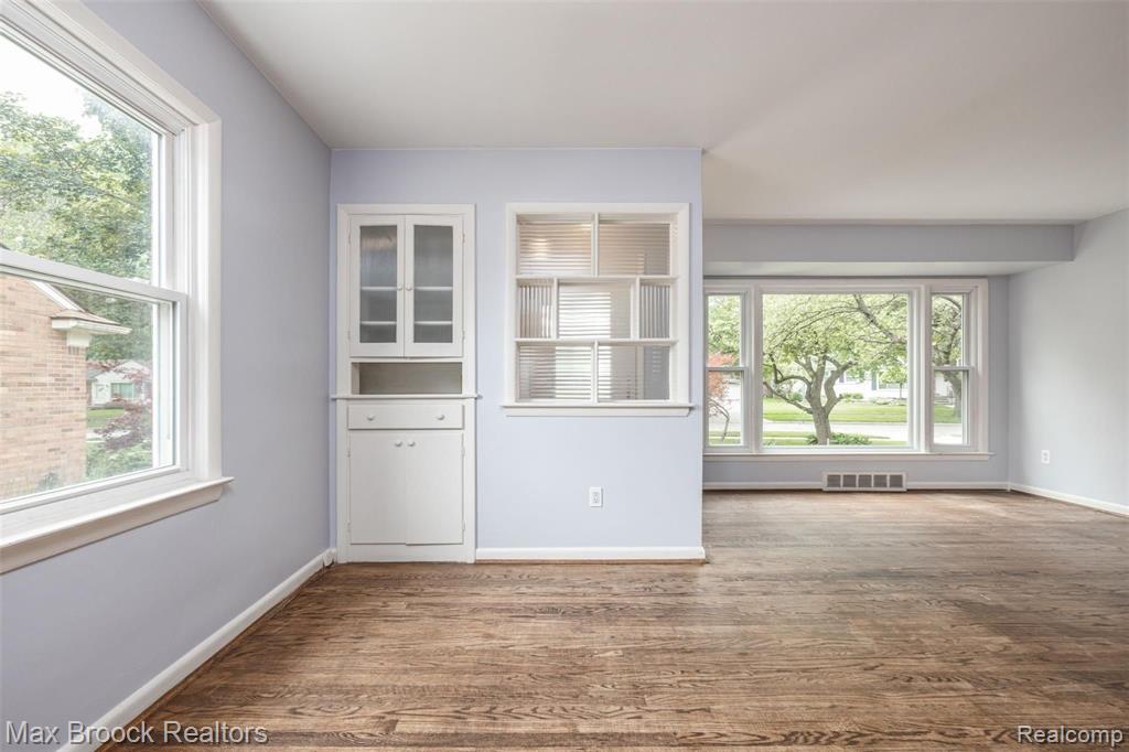 3648 Rockingham Road Royal Oak, MI 48073 - Photo 10 of 21