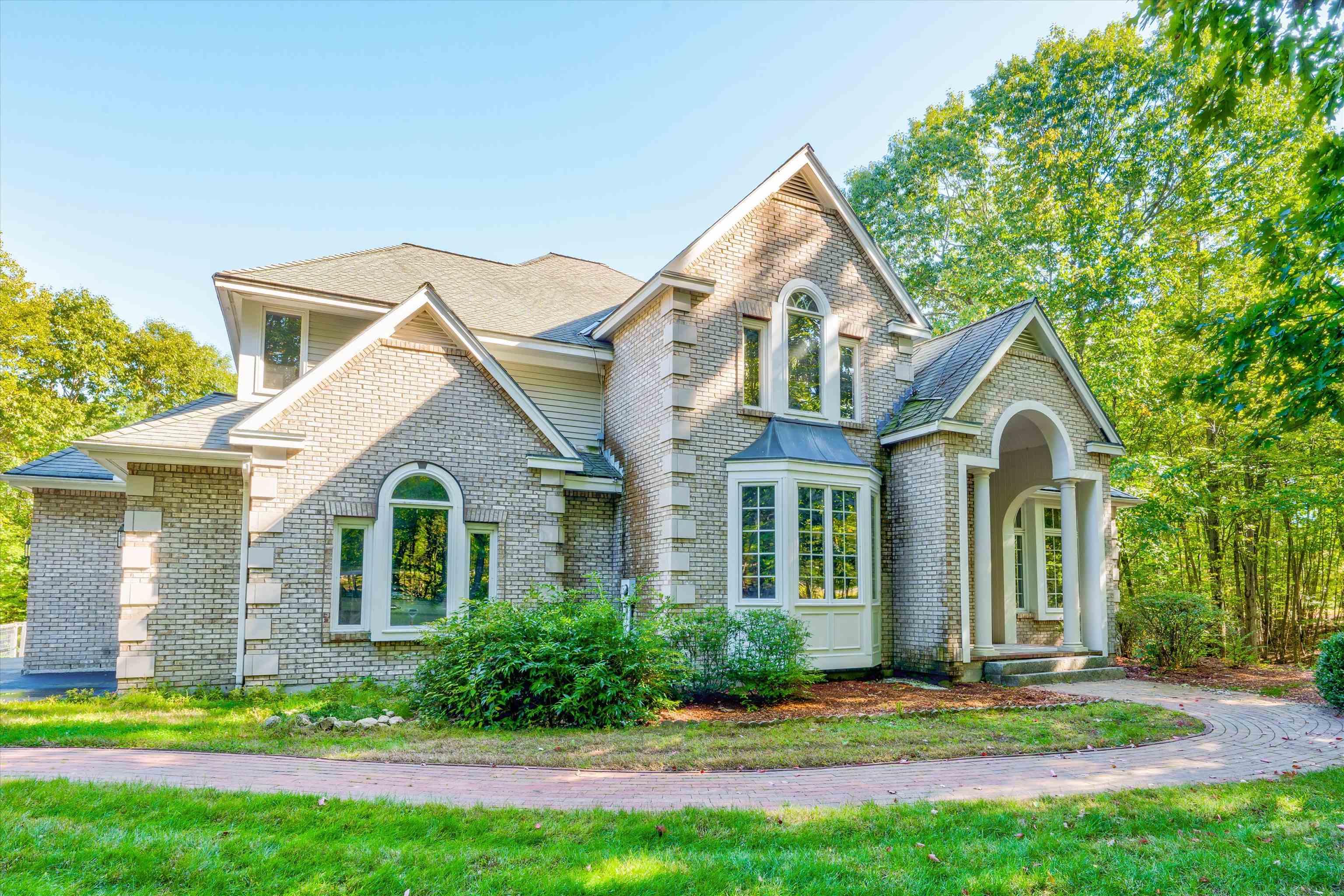 19 The Flume Amherst, NH 03031 - Photo 2 of 39