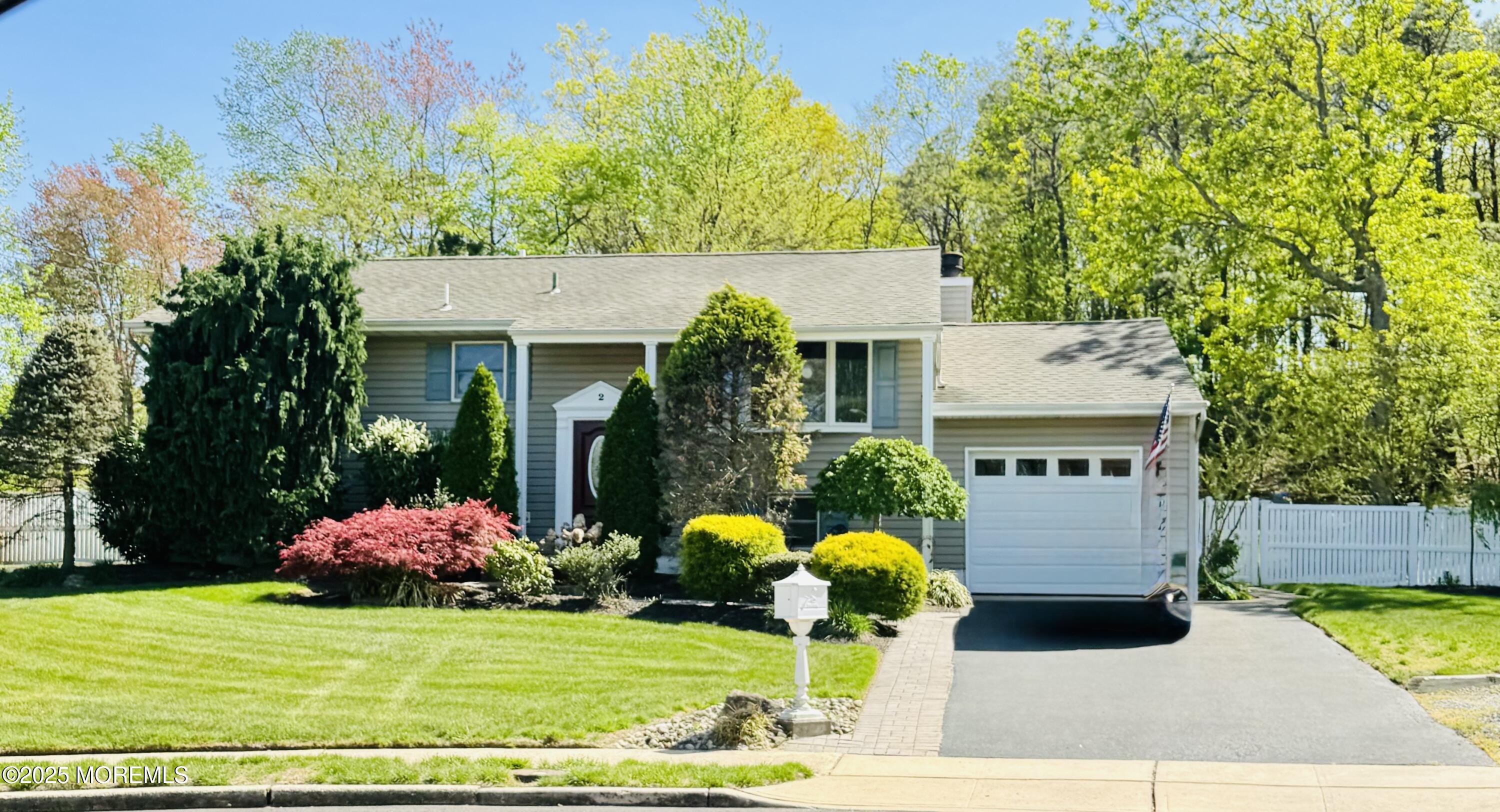 2 Darien Circle Howell, NJ 07731 - Photo 4 of 54 darienfront