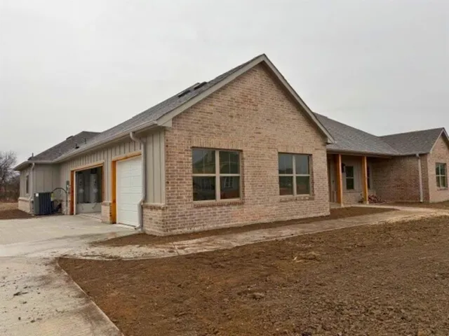 $629,000 | 6037 Amber Drive, Sanger, TX 76266