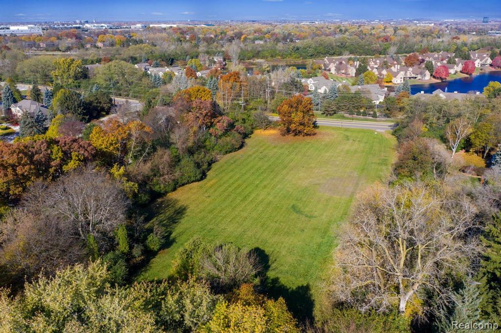 700 East Square Lake Road Bloomfield Hills, MI 48304 - Photo 8 of 11