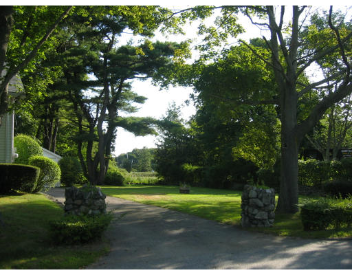 7 Meadow Road Hingham, MA 02043 - Photo 3 of 8 Gallery Image 3