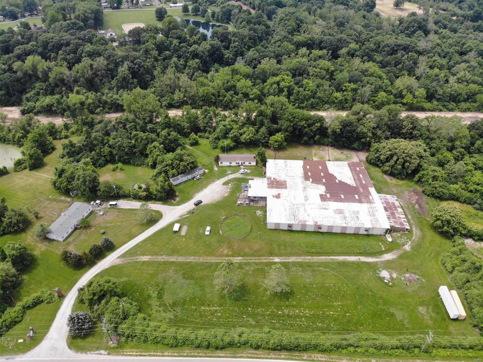 9000 Old St Louis Road Belleville, IL 62223 - Photo 1 of 43 Gallery Image 1