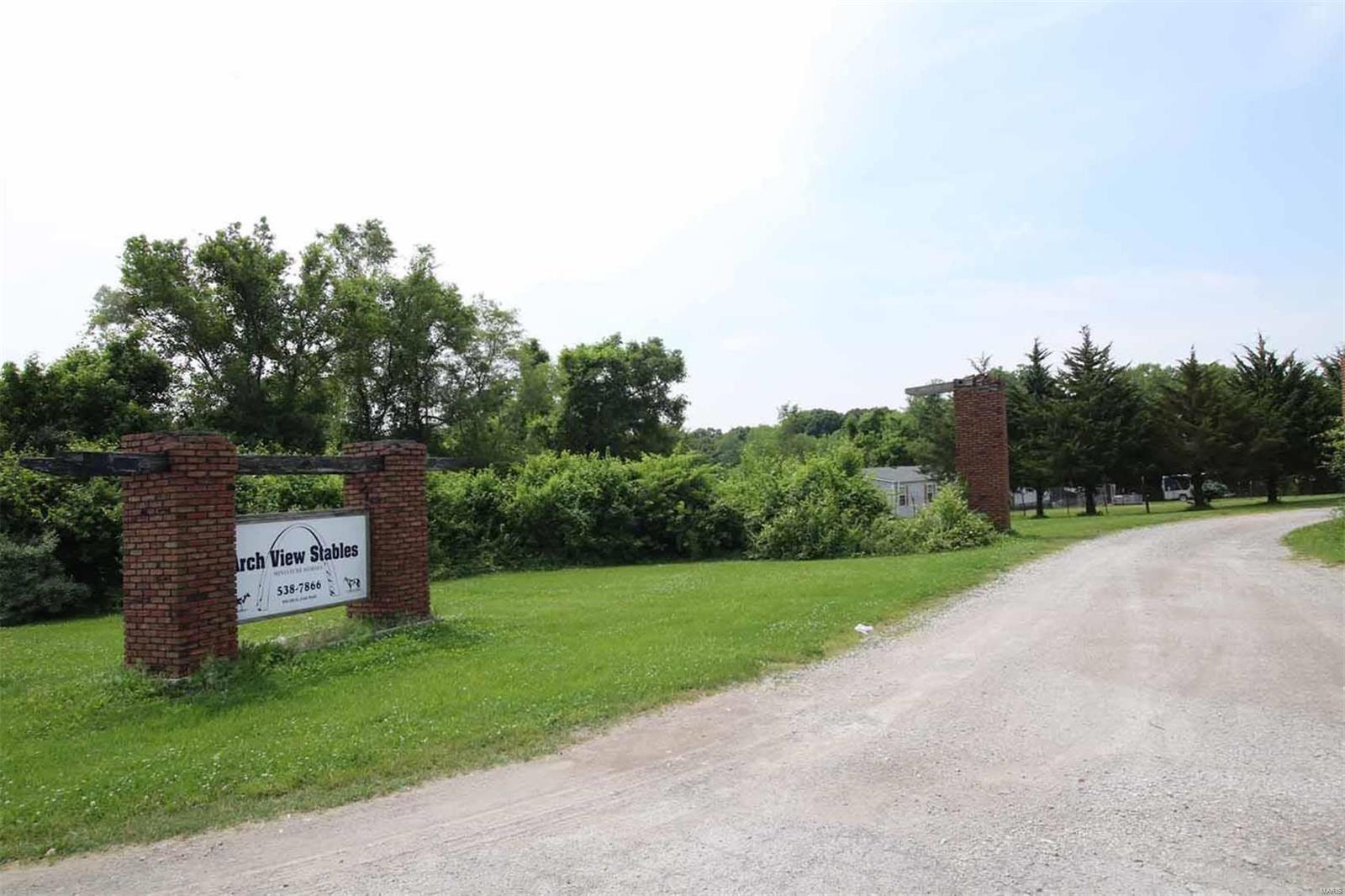 9000 Old St Louis Road Belleville, IL 62223 - Photo 2 of 43 Gallery Image 2