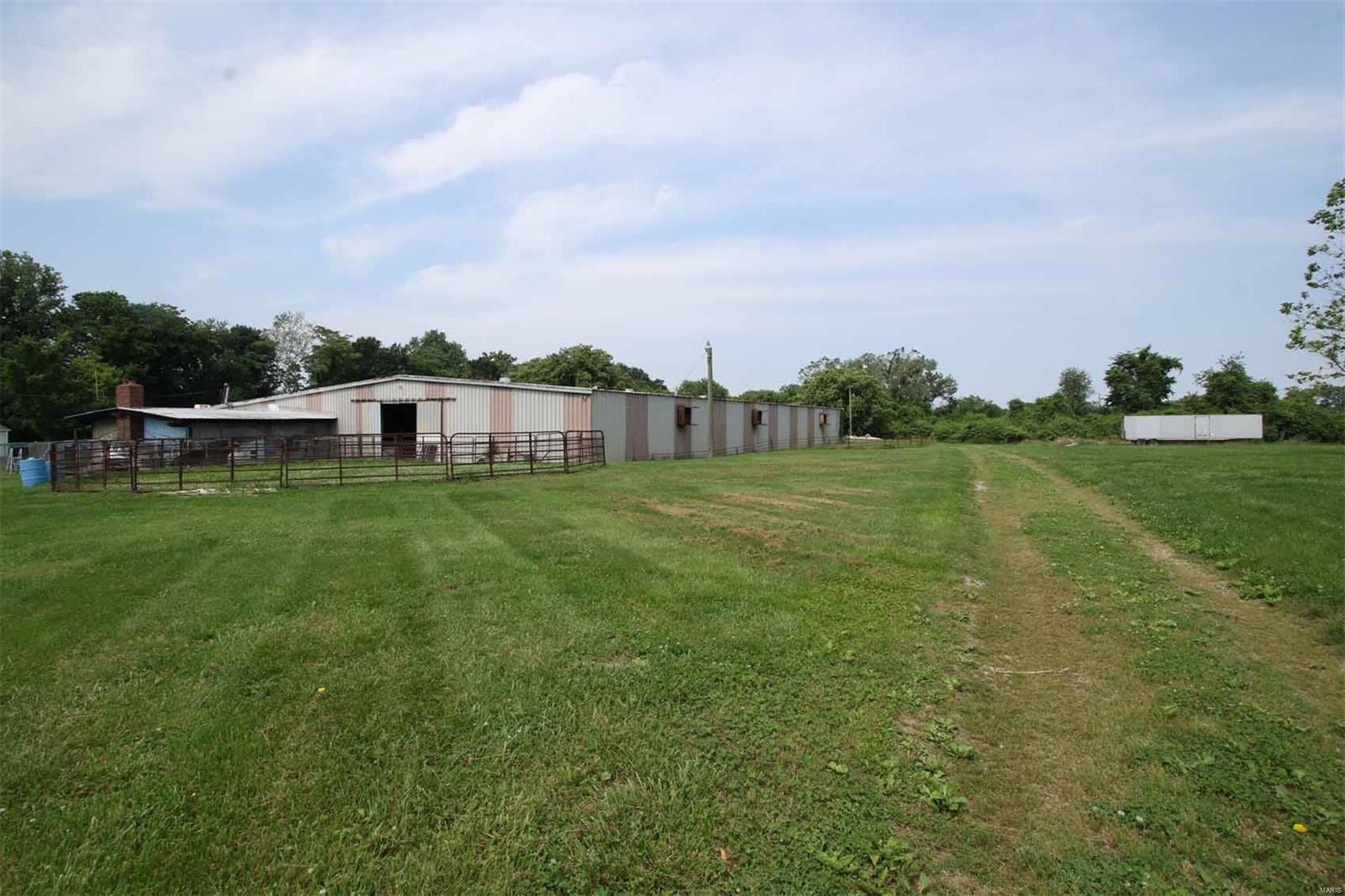 9000 Old St Louis Road Belleville, IL 62223 - Photo 5 of 43 Gallery Image 5
