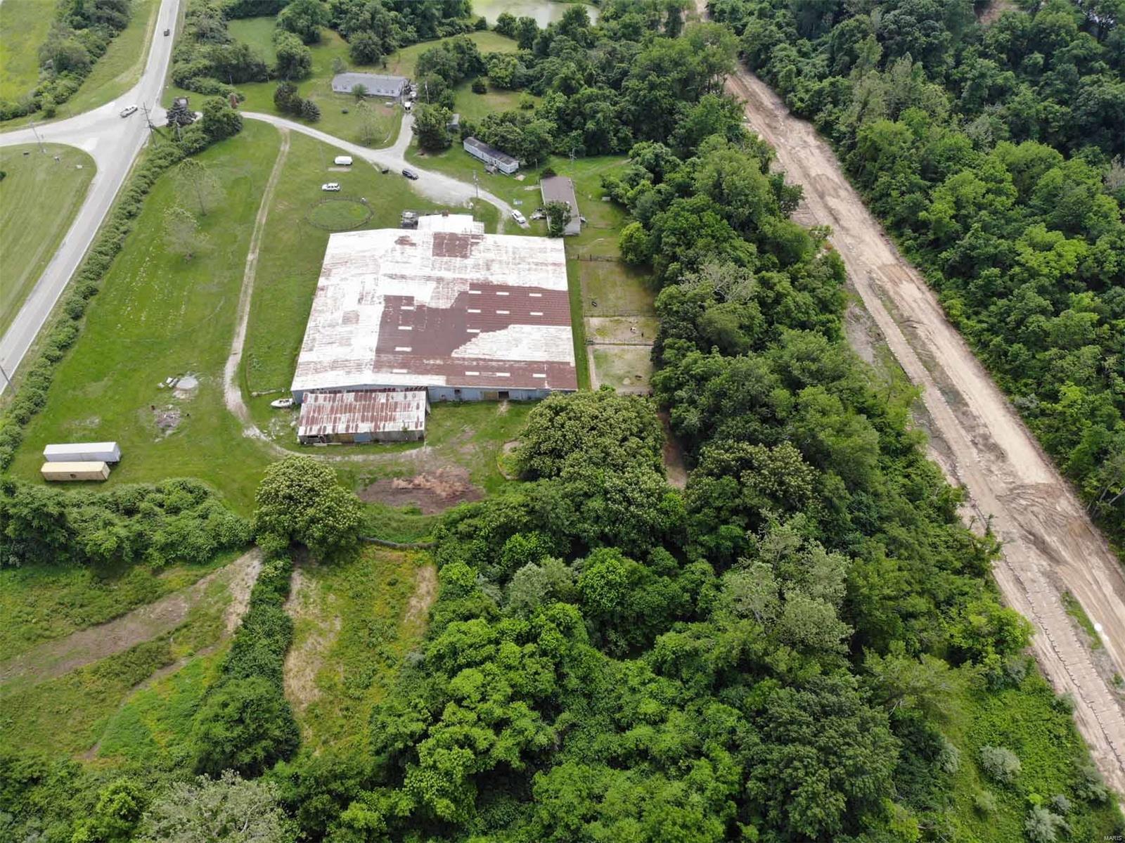 9000 Old St Louis Road Belleville, IL 62223 - Photo 6 of 43 Gallery Image 6